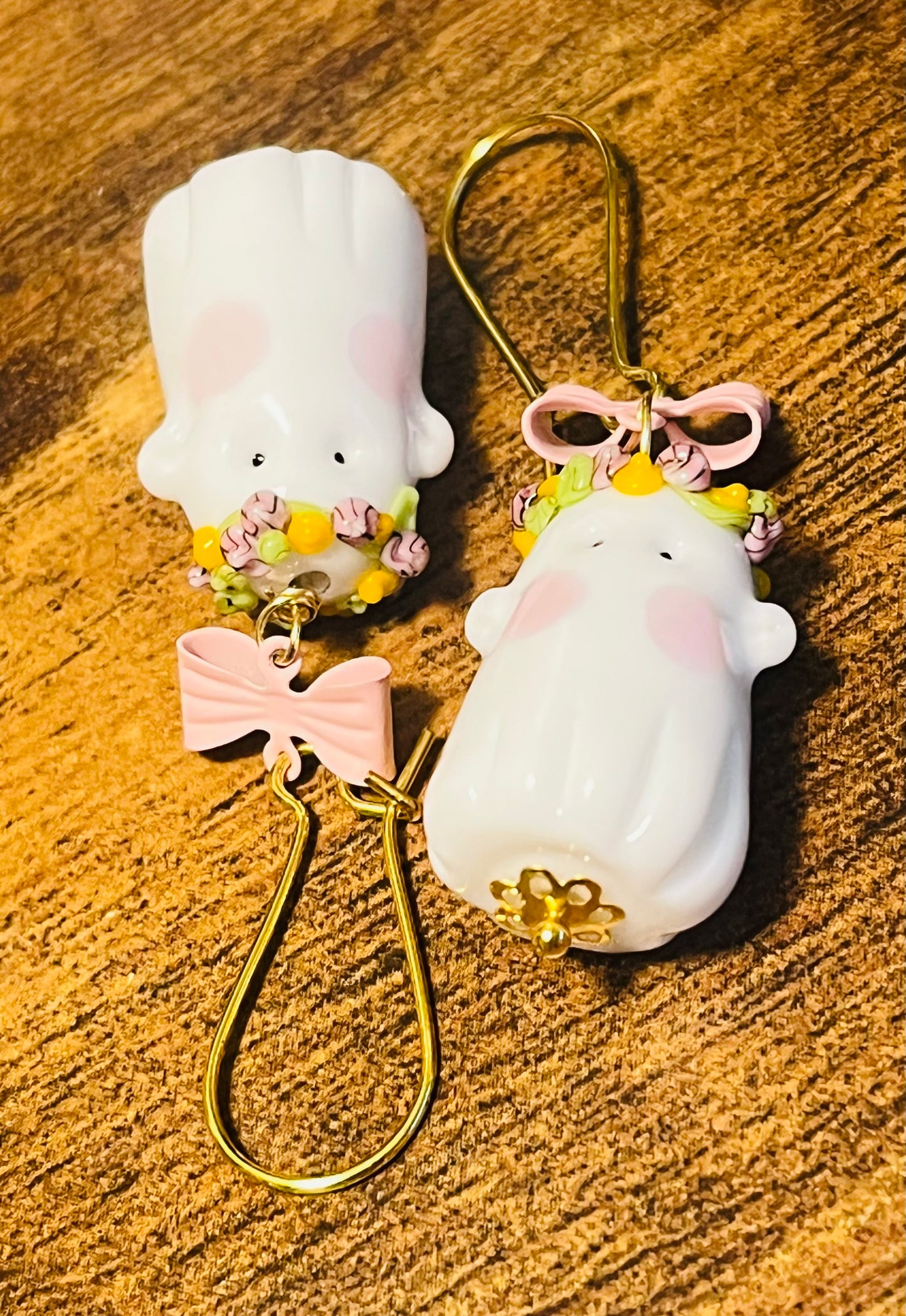 BOOtiful Ghosts Ear Art