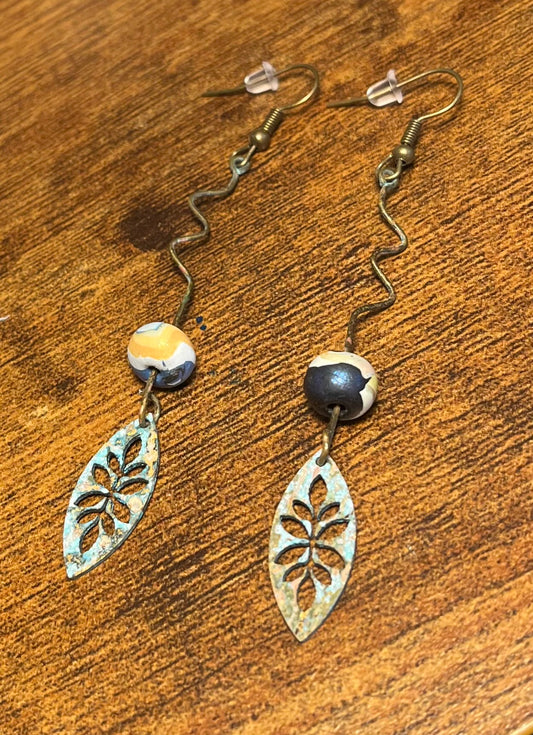Patina Vintage Style Leaf Ear Art